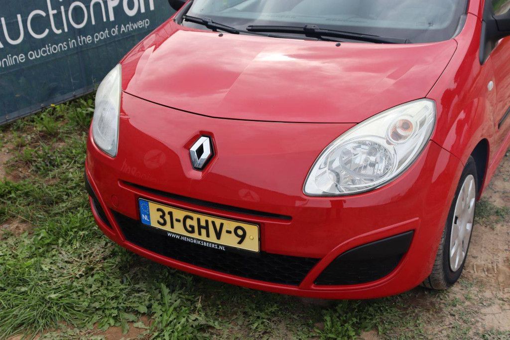 Pkw Renault Twingo Benzin 59 PS 2008 (Margin)