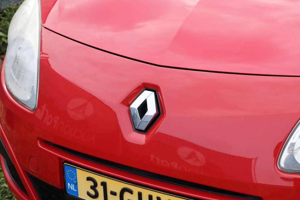 Pkw Renault Twingo Benzin 59 PS 2008 (Margin)