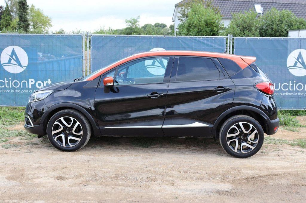 SUV Renault Captur Petrol 118hp 2016 (Margin)