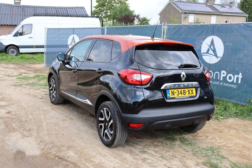 SUV Renault Captur Petrol 118hp 2016 (Margin)