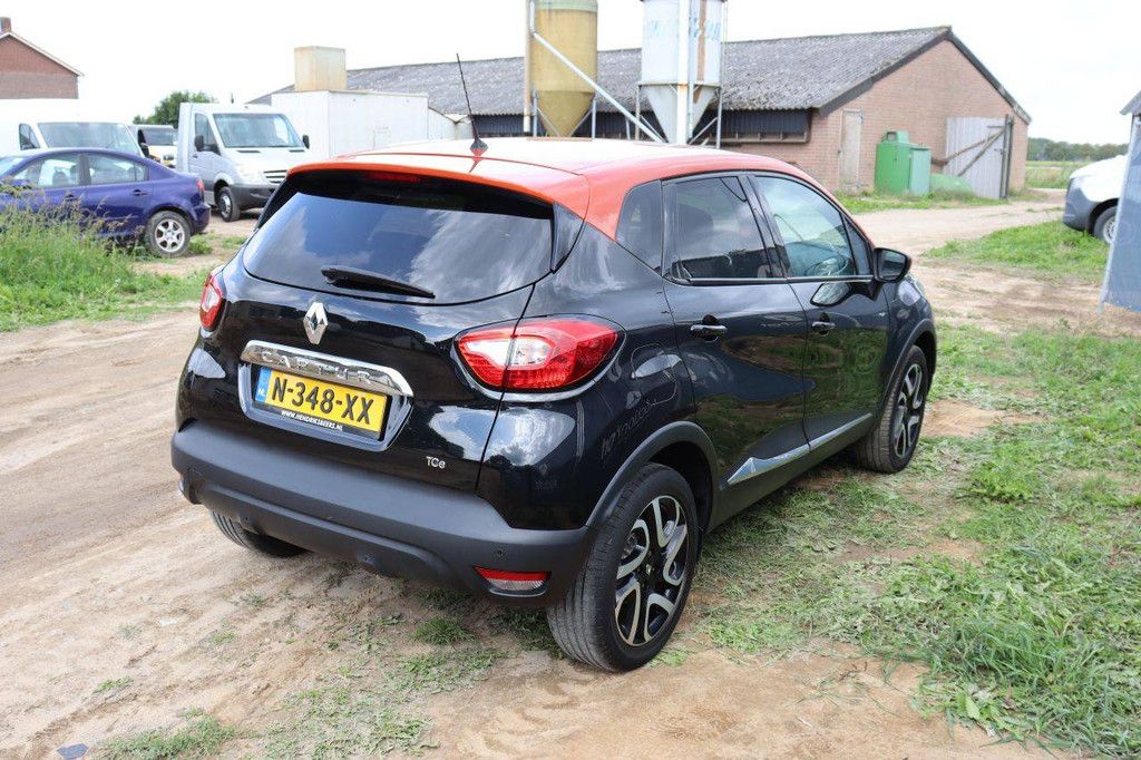 SUV Renault Captur Petrol 118hp 2016 (Margin)
