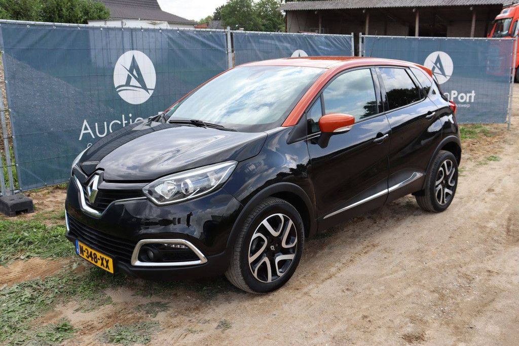 SUV Renault Captur Petrol 118hp 2016 (Margin)