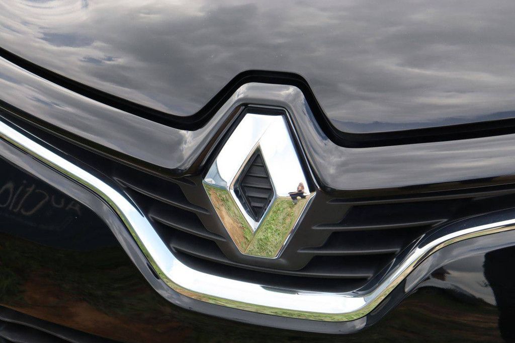 SUV Renault Captur Petrol 118hp 2016 (Margin)
