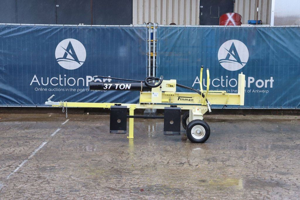 Finman log splitter 37000kg