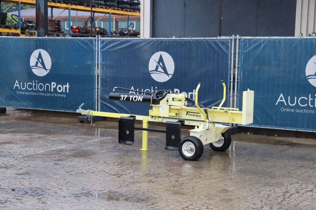 Finman log splitter 37000kg