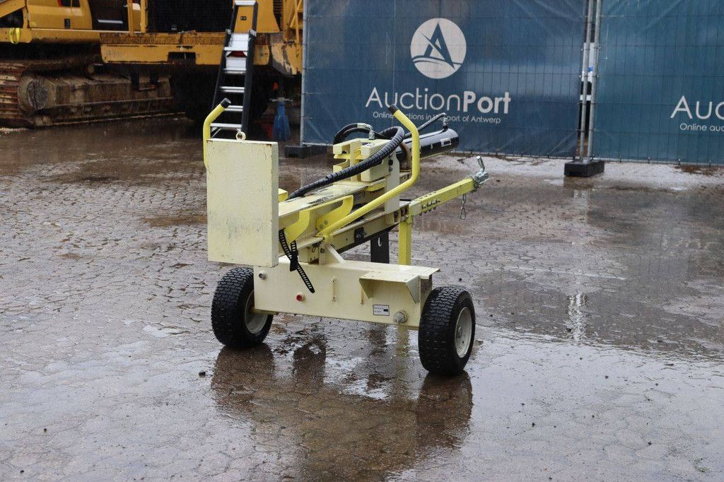 Finman log splitter 37000kg