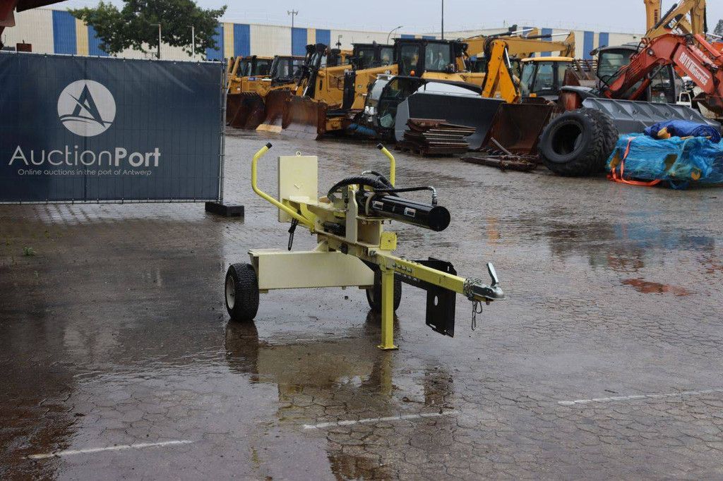 Finman log splitter 37000kg