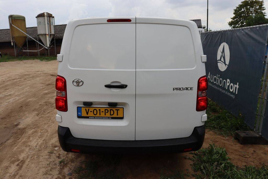Toyota Proace Diesel Van 144 PS 2022