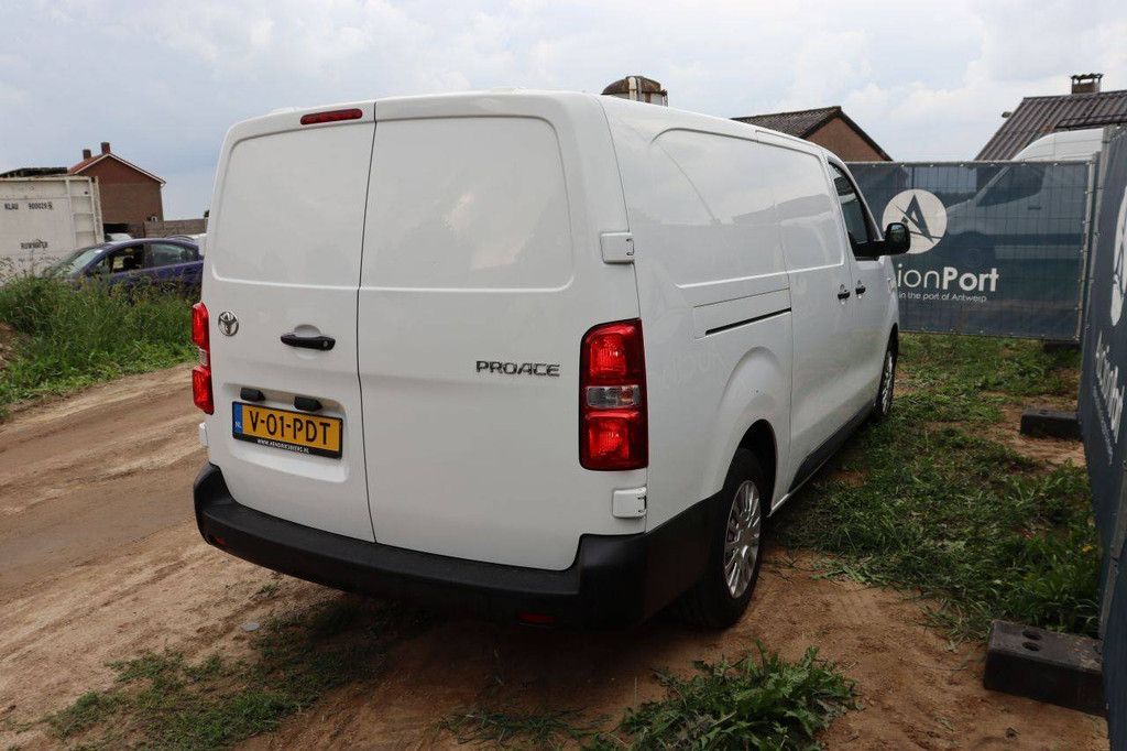 Toyota Proace Diesel Van 144 PS 2022