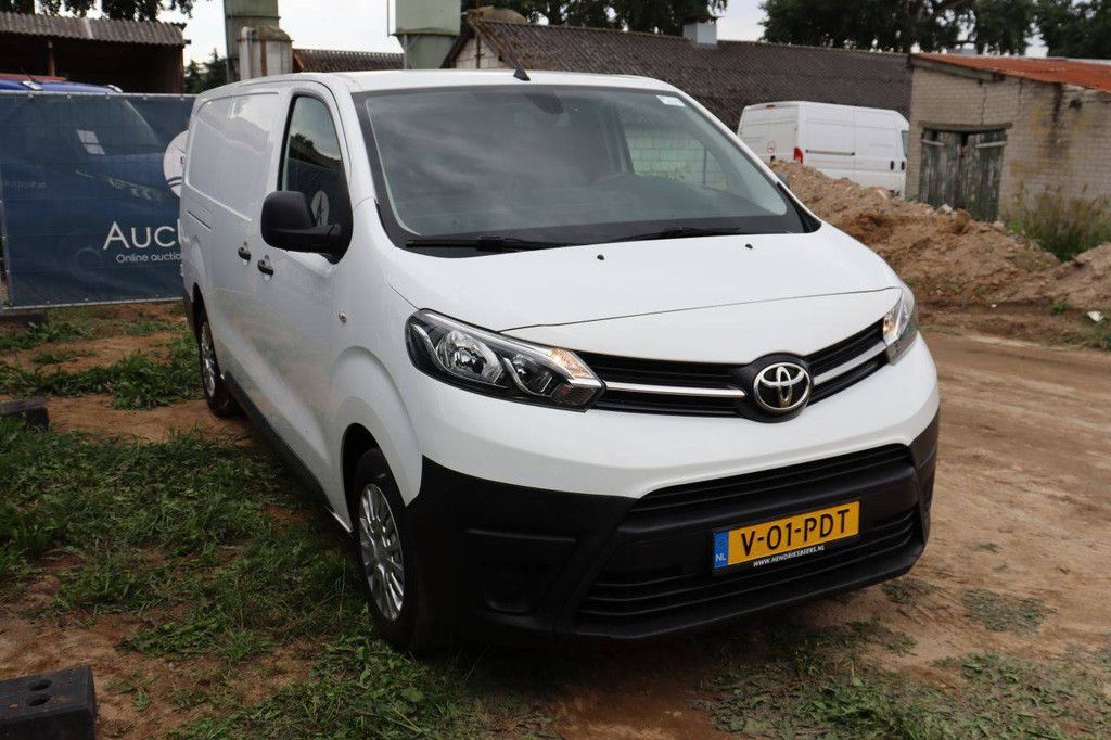 Toyota Proace Diesel Van 144 PS 2022