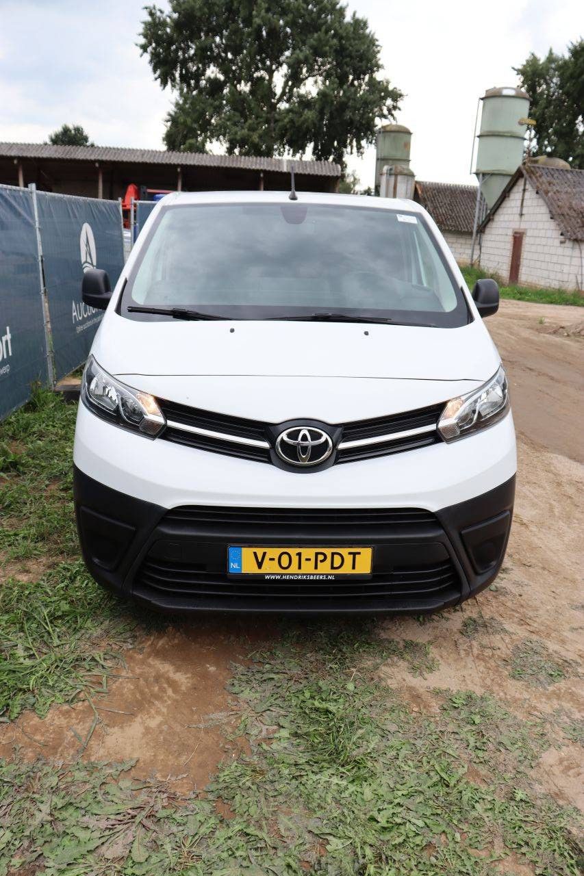 Toyota Proace Diesel Van 144 PS 2022