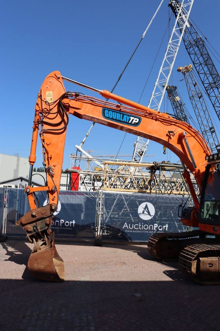 Doosan DX 180LC Diesel-Raupenbagger 2011