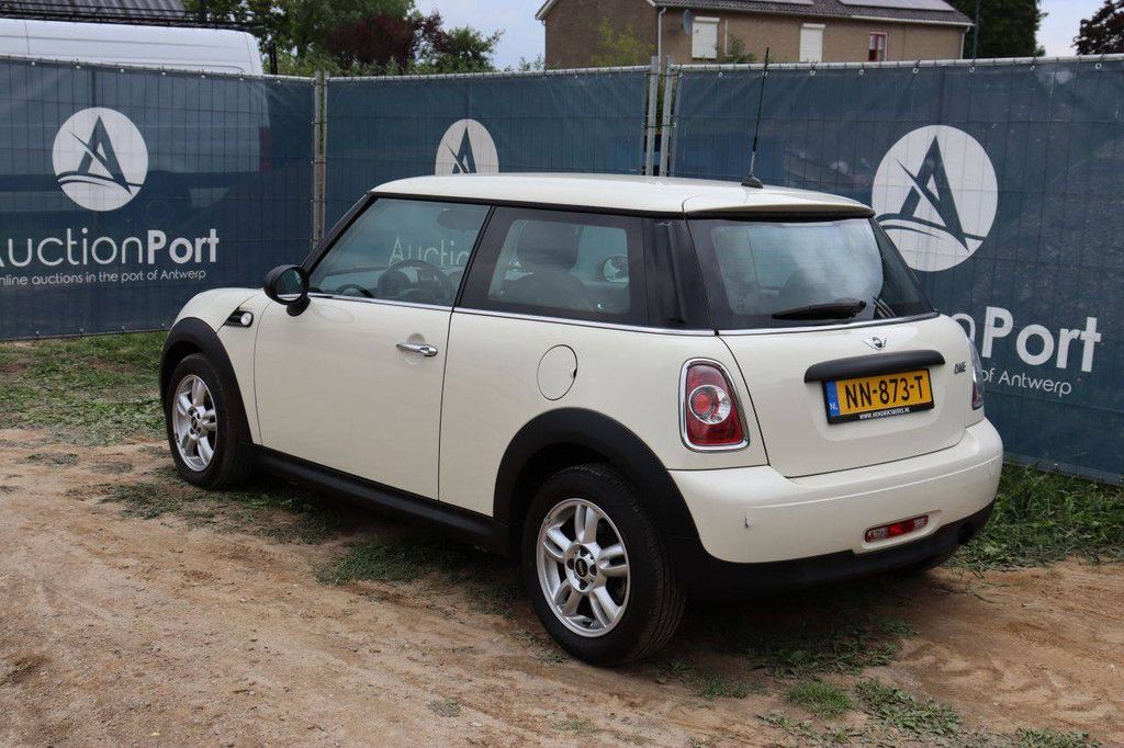 Passenger car MINI ONE Petrol 75hp 2011 (Margin)