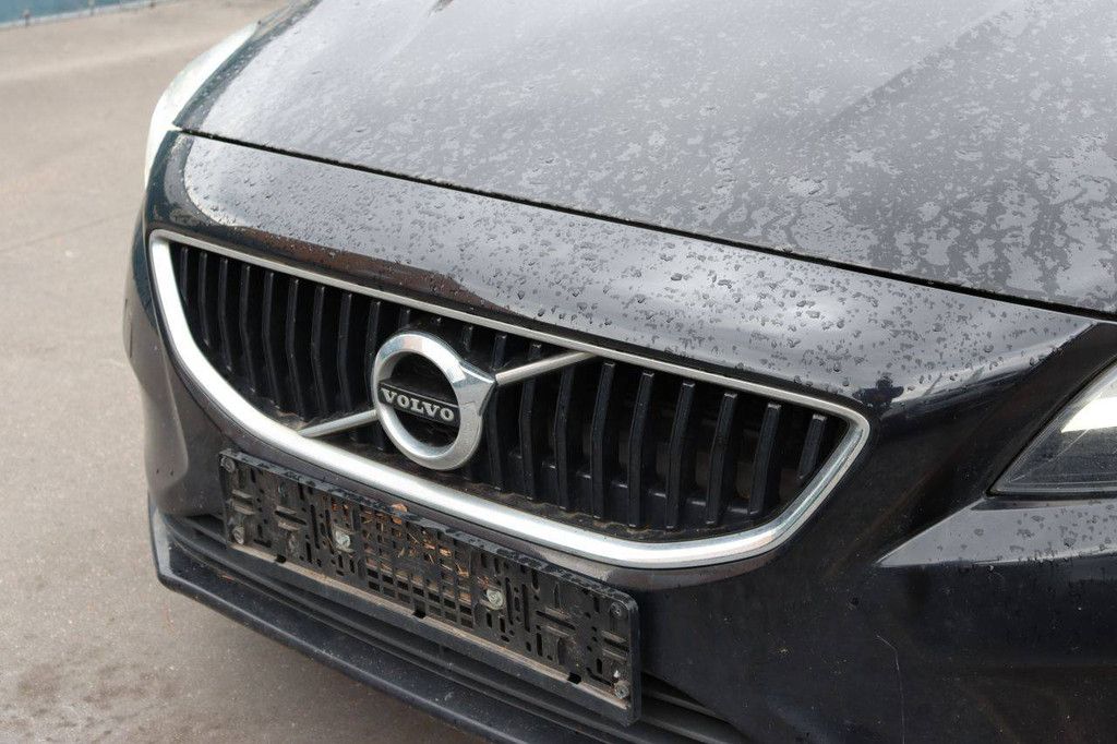Volvo V40 Benziner 122 PS Pkw 2018