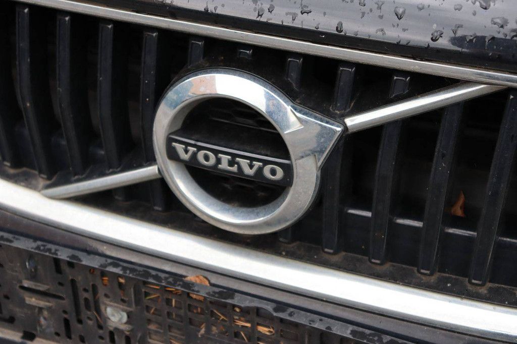 Volvo V40 Benziner 122 PS Pkw 2018