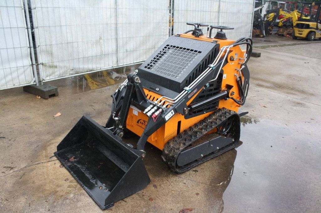 Kompaktlader ZJ-380, Benzin, 18,5 kW, Baujahr 2026, Neu, Vorführwagen