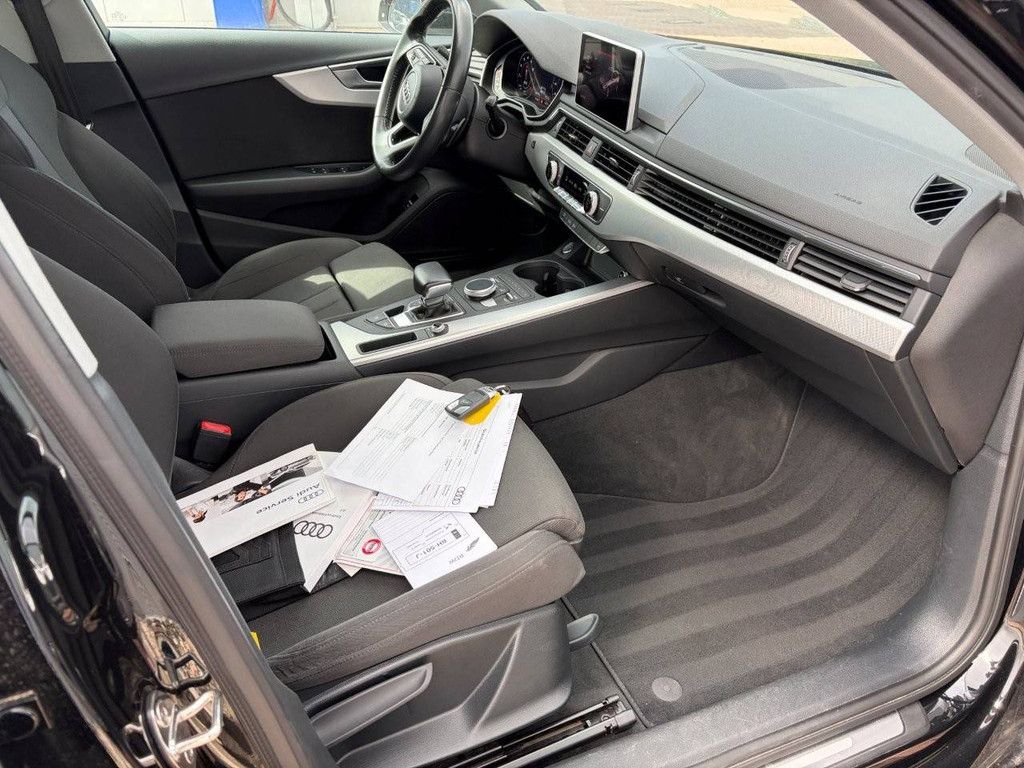 Audi A4 Avant Lease Edition Station Wagon Petrol 150hp 2018