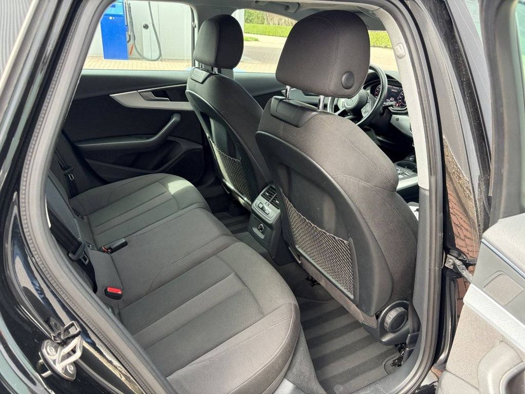 Audi A4 Avant Lease Edition Station Wagon Petrol 150hp 2018