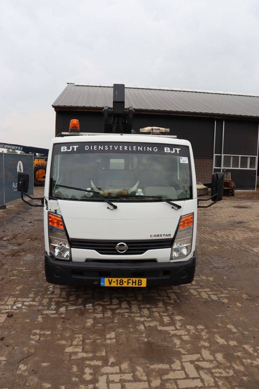Nissan GSR Diesel-Kranwagen 2008