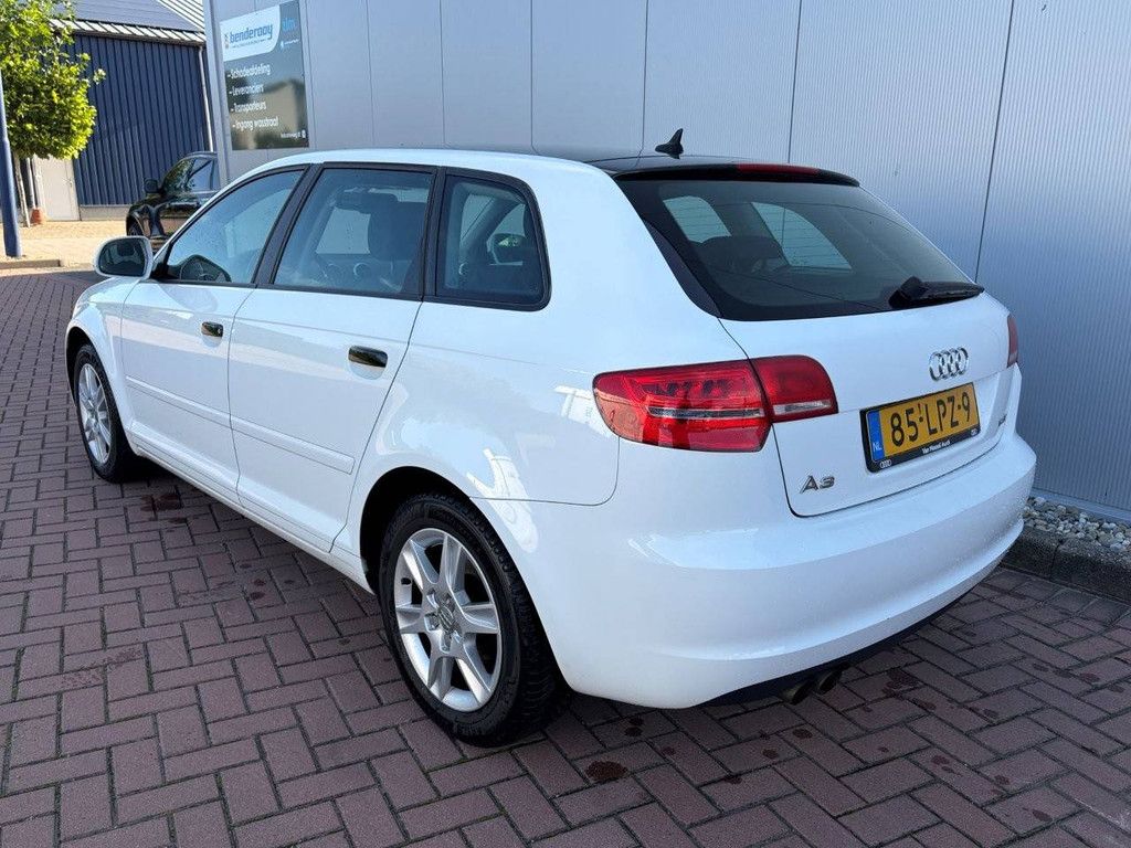 Pkw Audi A3 Sportback 1.4 TFSI Attraction Pro Line Business Benzin 125 PS 2010