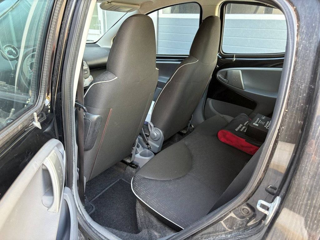 Personenauto Peugeot 107 1.0-12V Millesim 200 Benzine 68pk 2011 (Marge)
