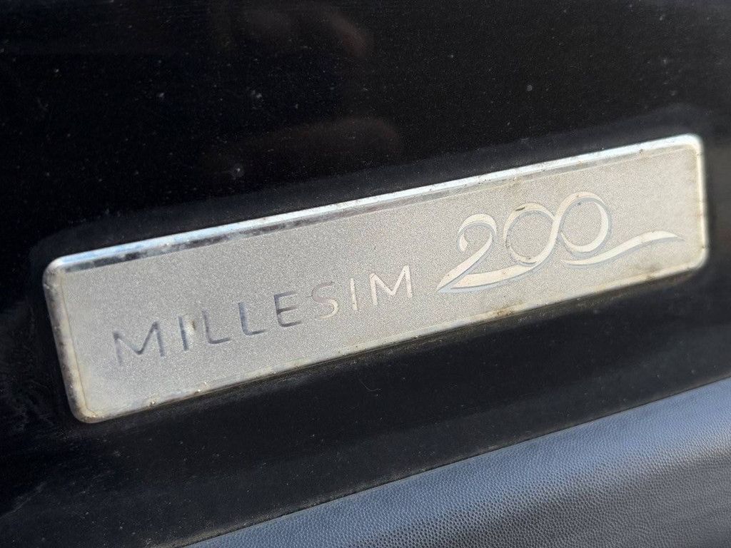 Personenauto Peugeot 107 1.0-12V Millesim 200 Benzine 68pk 2011 (Marge)