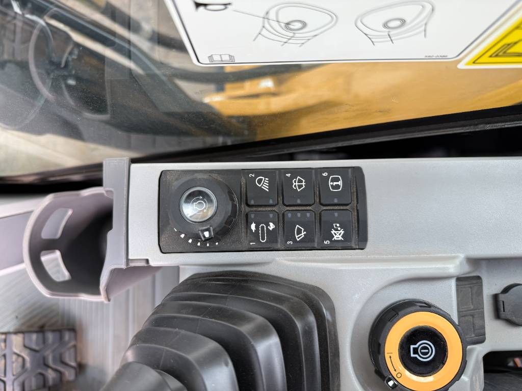 CAT 322 - BRAND NEW / UNUSED
