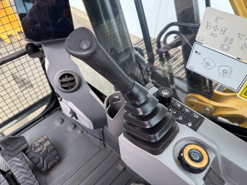 CAT 322 - BRAND NEW / UNUSED
