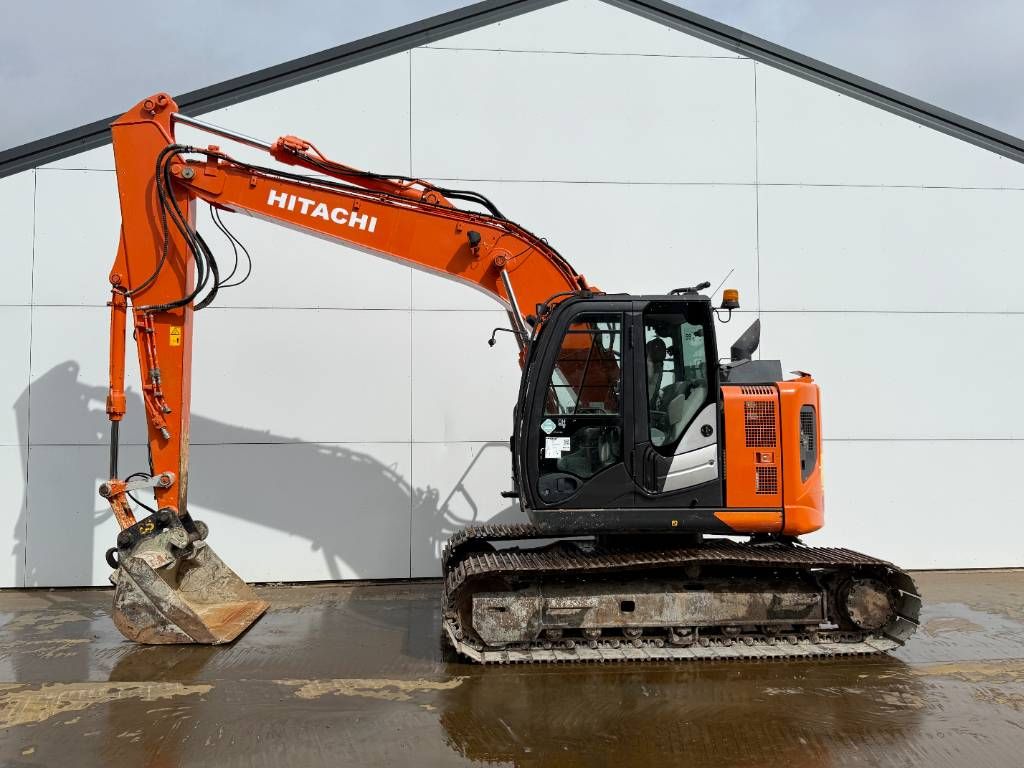 Hitachi ZX135US-6 - Quick Coupler / Hammer Lines