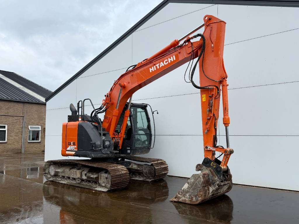 Hitachi ZX135US-6 - Quick Coupler / Hammer Lines