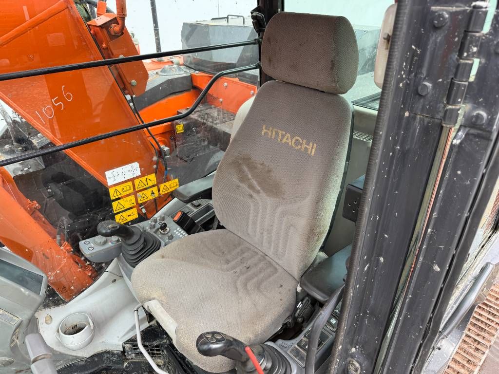 Hitachi ZX135US-6 - Quick Coupler / Hammer Lines