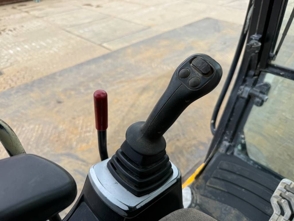 JCB JZ141LC - Hammer Lines / Quick Coupler