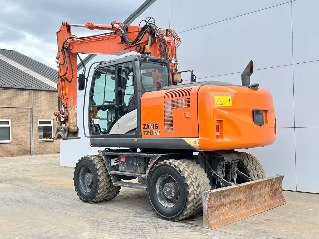 Hitachi ZX170W-5B - Blade / Triple Boom / Auto Greasing