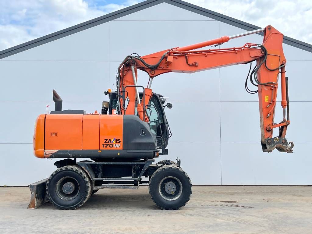 Hitachi ZX170W-5B - Blade / Triple Boom / Auto Greasing