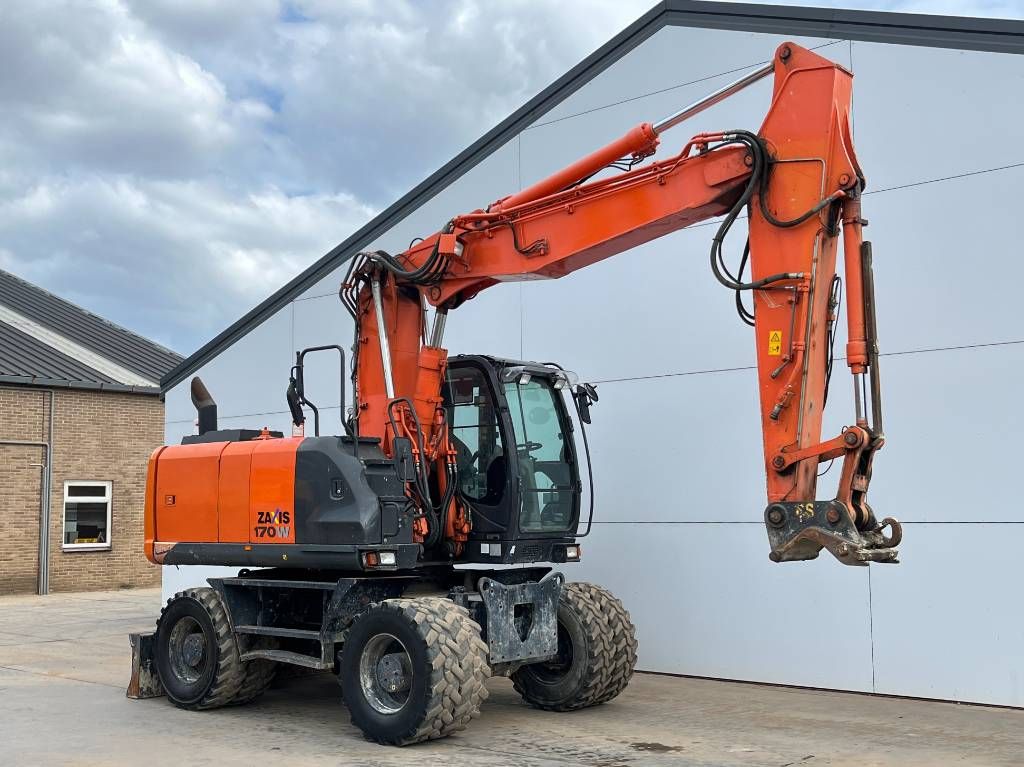 Hitachi ZX170W-5B - Blade / Triple Boom / Auto Greasing