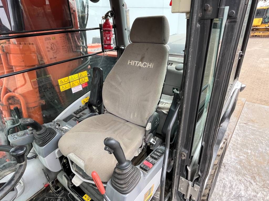 Hitachi ZX170W-5B - Blade / Triple Boom / Auto Greasing