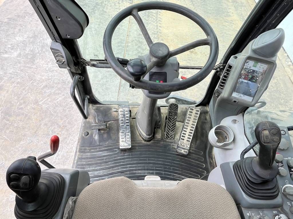 Hitachi ZX170W-5B - Blade / Triple Boom / Auto Greasing