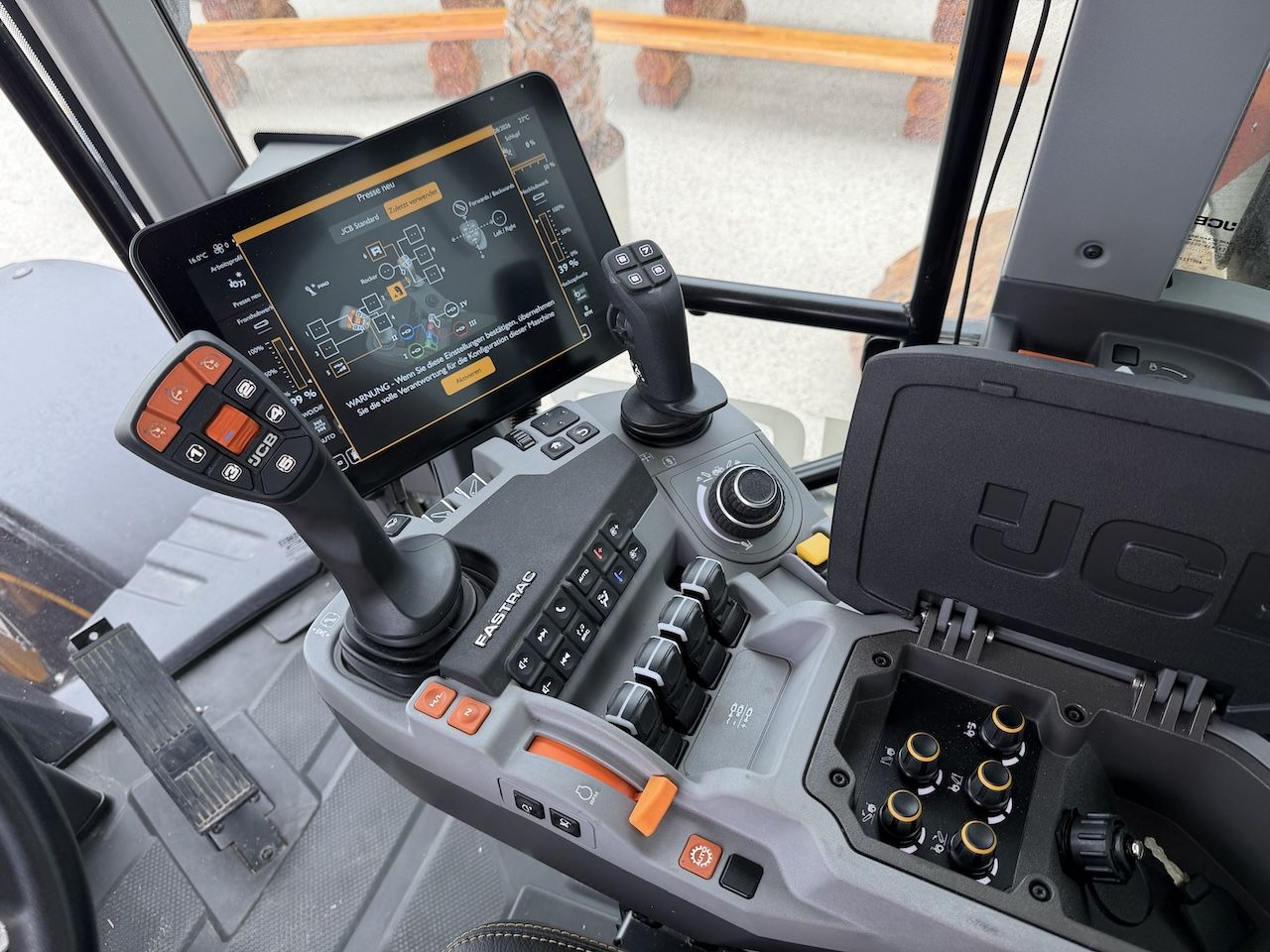 JCB 8330 Icon