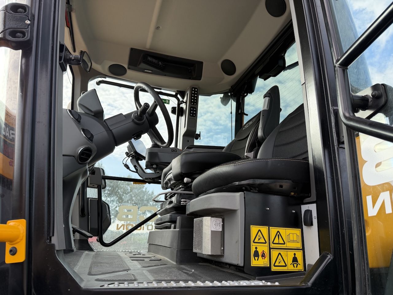 JCB 8330 Icon