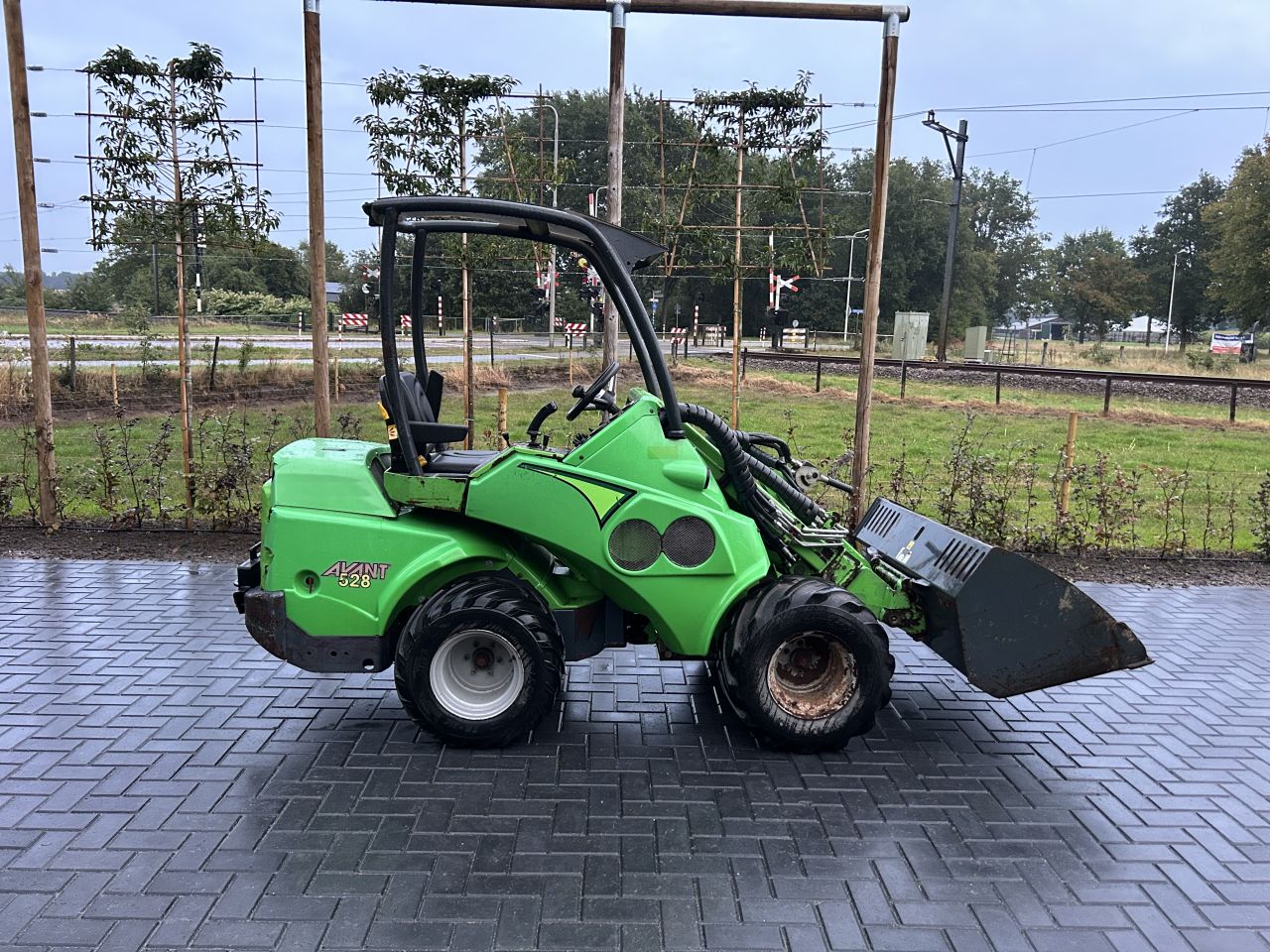 Nette Avant 528 shovel