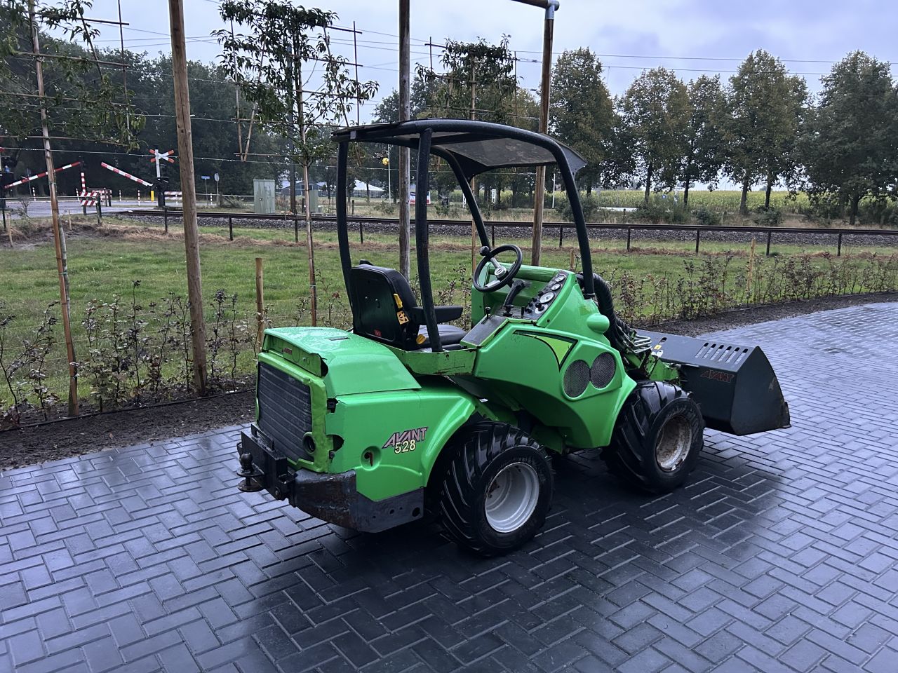 Nette Avant 528 shovel