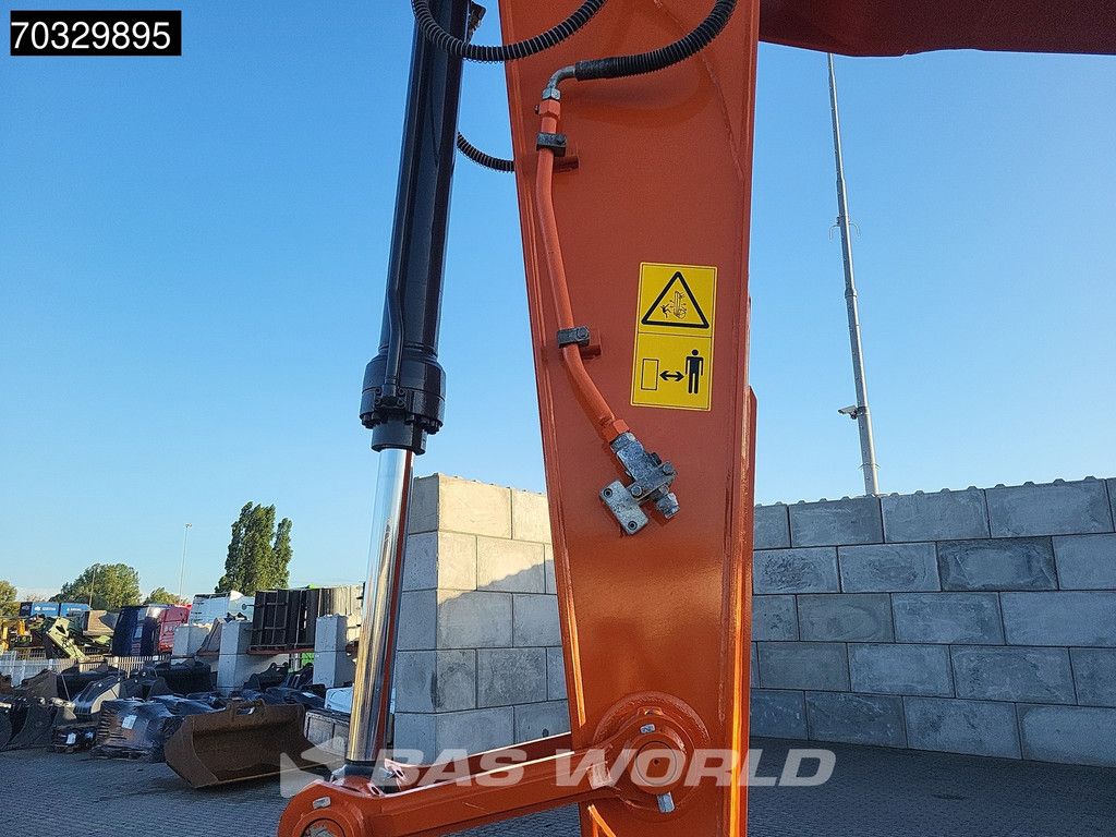 Hitachi ZX220 LC-5G