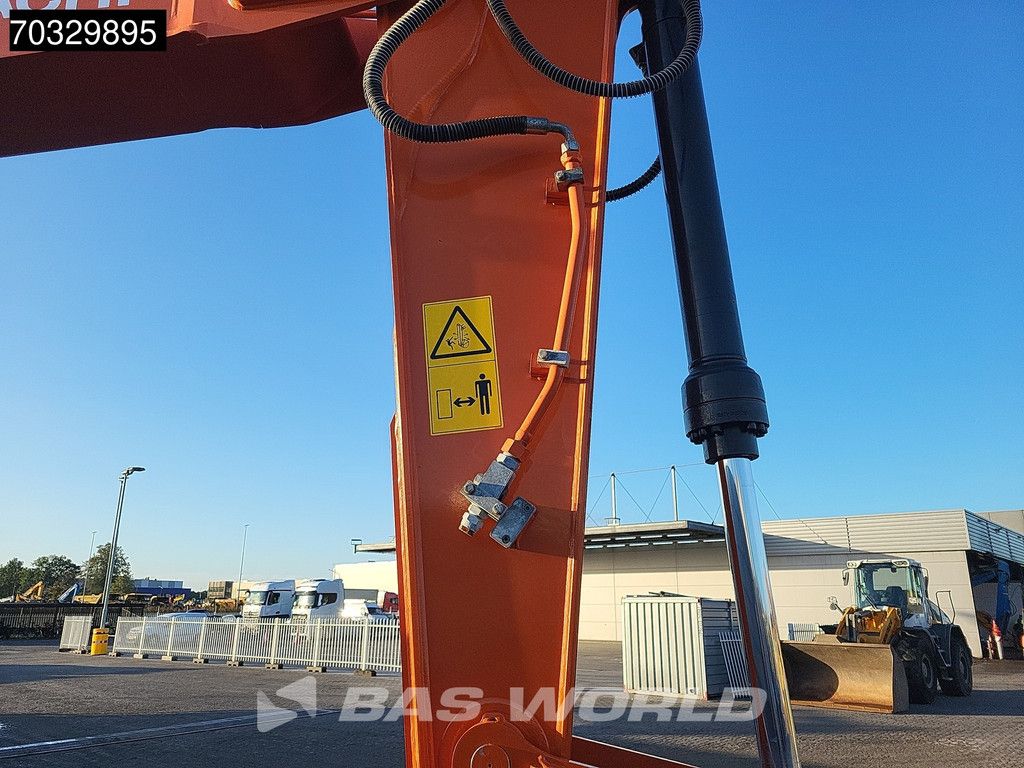 Hitachi ZX220 LC-5G