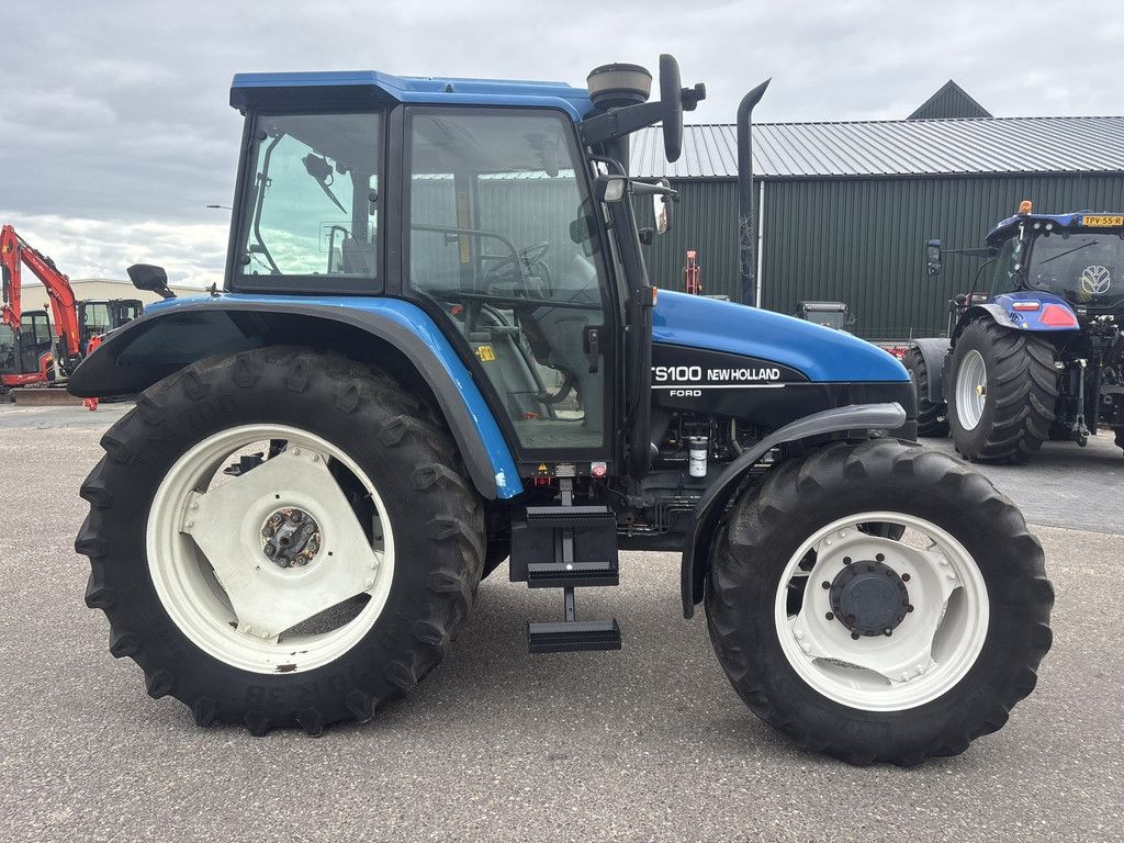 NEW HOLLAND TS100