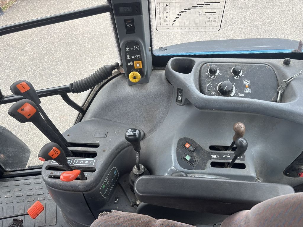 NEW HOLLAND TS100