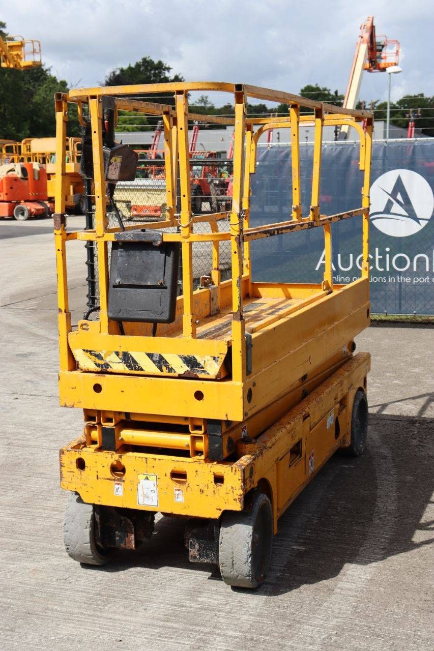 Scissor lift Haulotte Compact 8 Electric 8m 2012