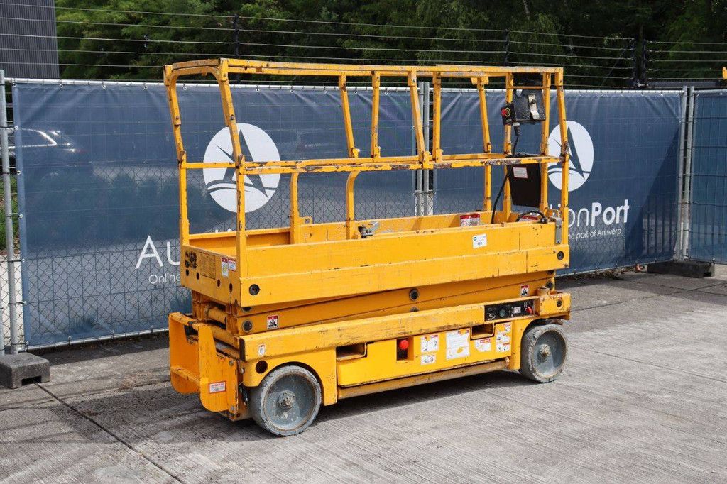 Scissor lift Haulotte Compact 8 Electric 8m 2012
