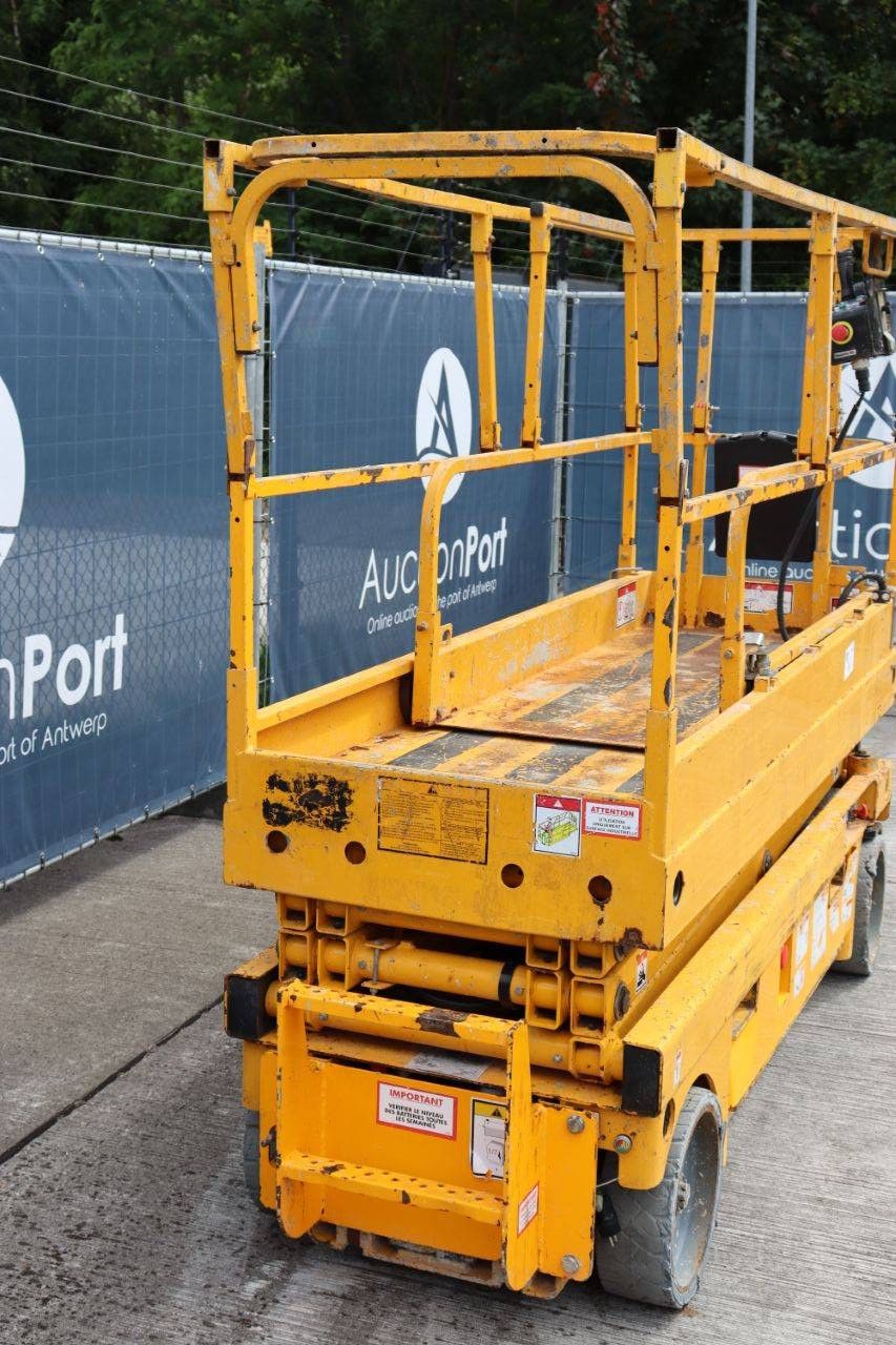 Scissor lift Haulotte Compact 8 Electric 8m 2012