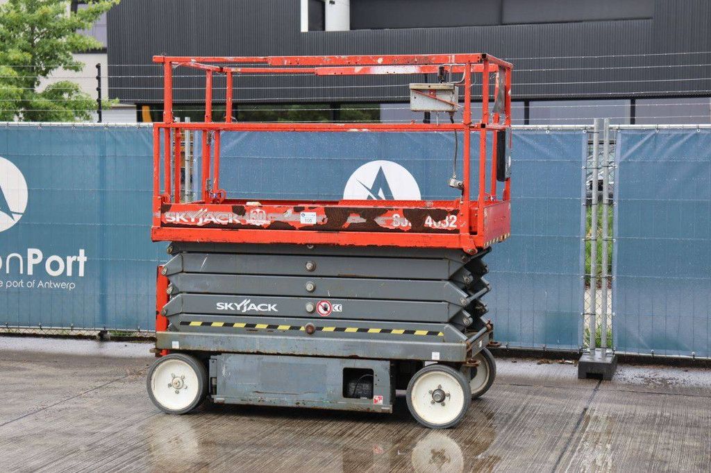 Skyjack SJ4632 Electric Scissor Lift 11.7m 2016