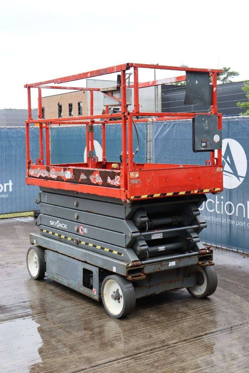 Skyjack SJ4632 Electric Scissor Lift 11.7m 2016